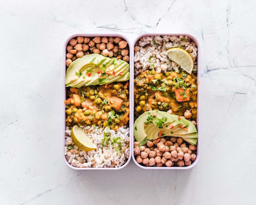 Plan de nutriție sănătos cu fructe și legume colorate